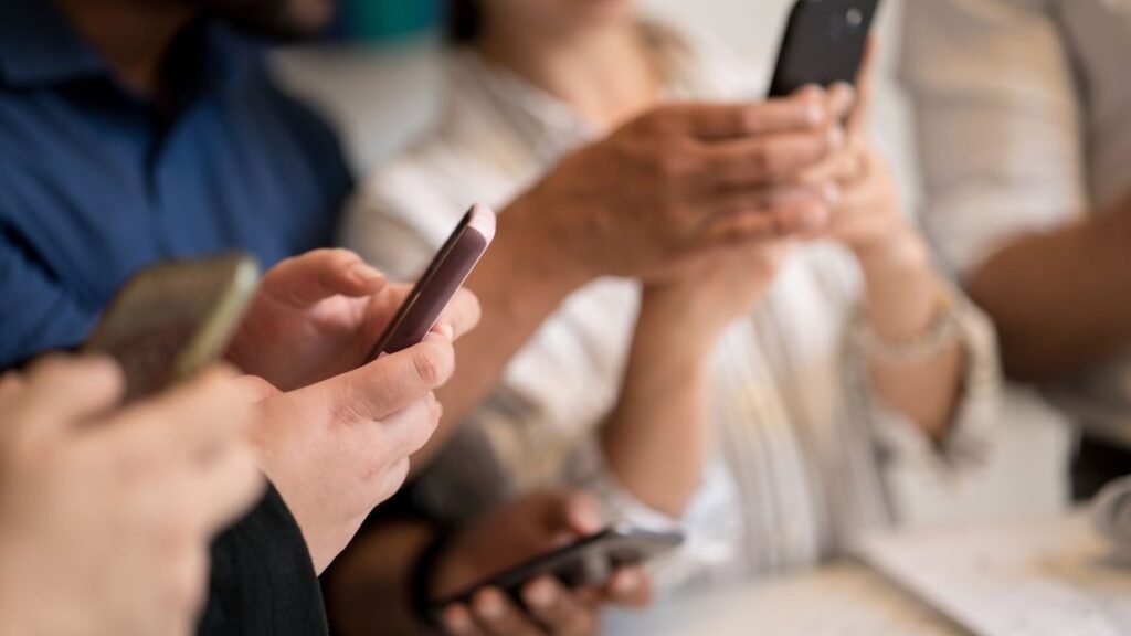 social media and mental health 2