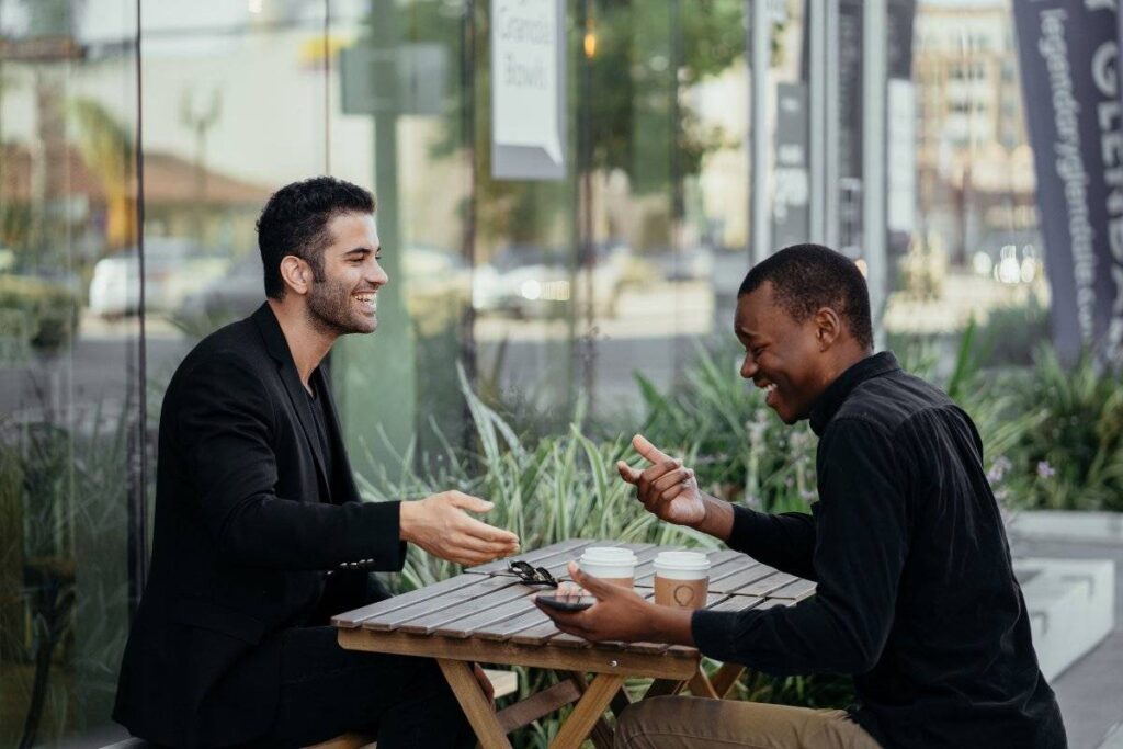two people sharing genuine appreciation showing how to practice gratitude with others